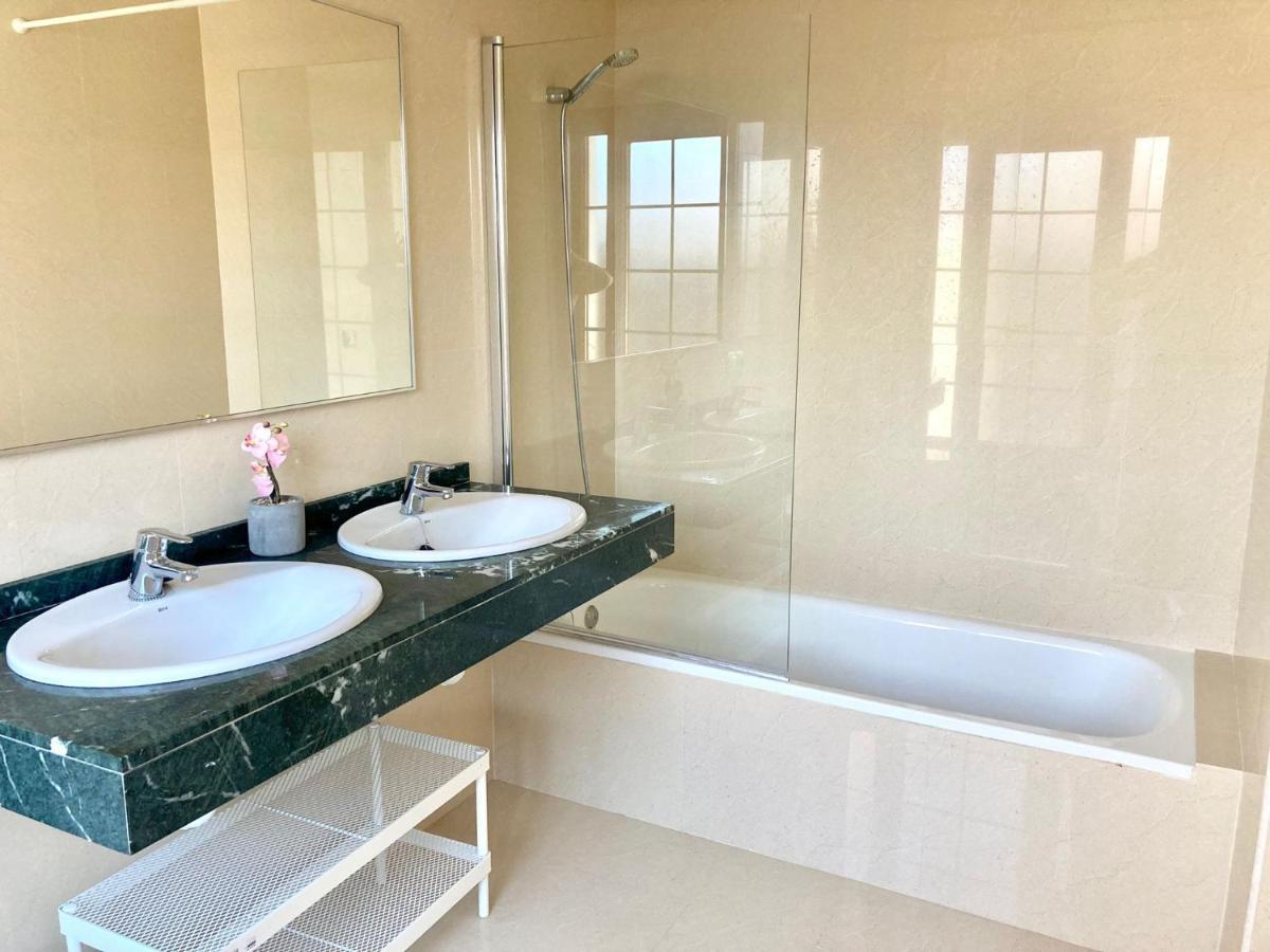 Luxury 4-Bedroom Villa With Heated Pool + Sea View Playa Blanca  Ngoại thất bức ảnh