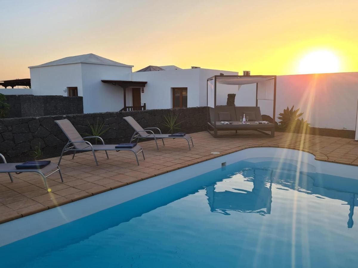 Luxury 4-Bedroom Villa With Heated Pool + Sea View Playa Blanca  Ngoại thất bức ảnh